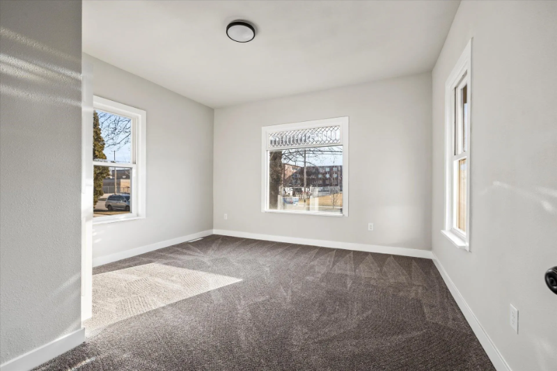 Building Photo - 224 Doty St