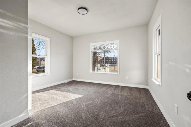 Building Photo - 224 Doty St