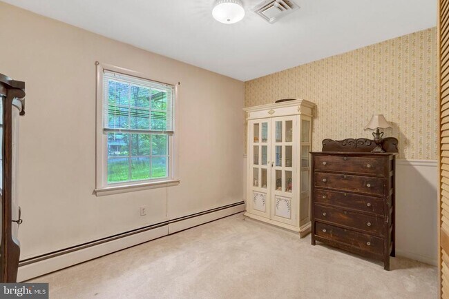Building Photo - 5315 Summit Dr