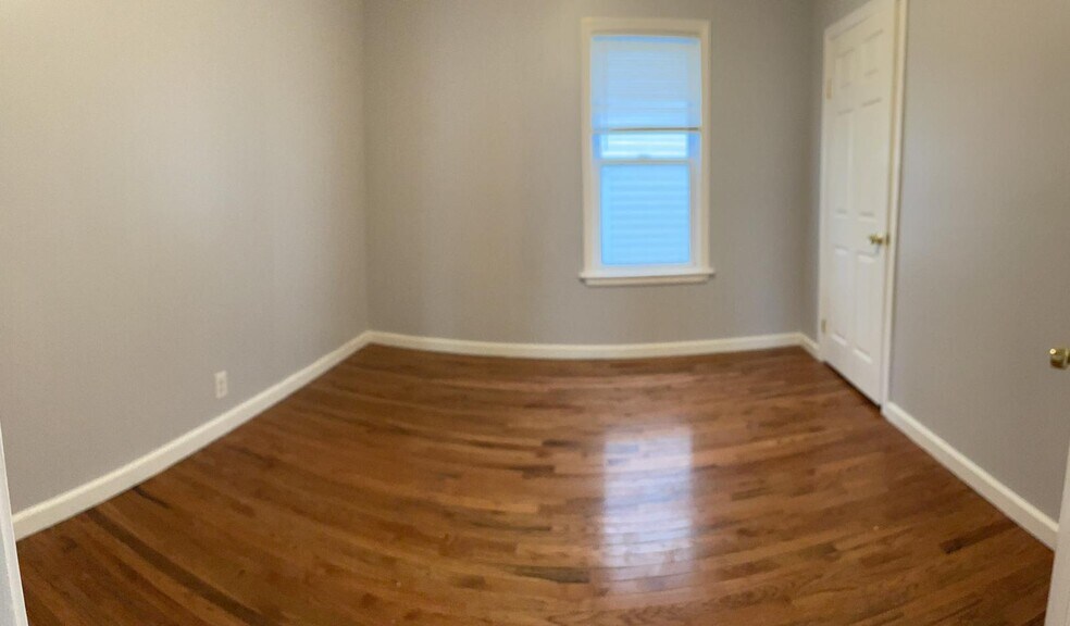 Building Photo - 137 Tecumseh St