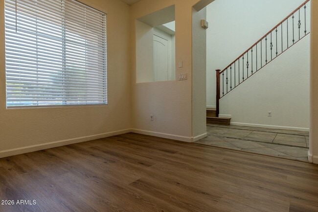 Building Photo - 2051 E Carla Vista Dr