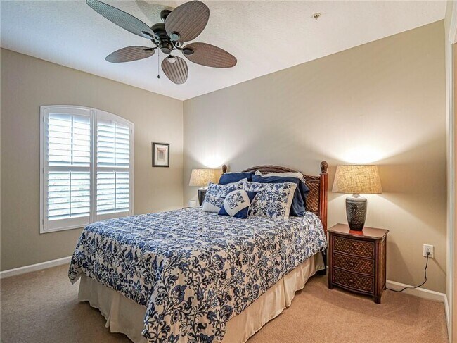 Building Photo - 5095 Fairways Cir
