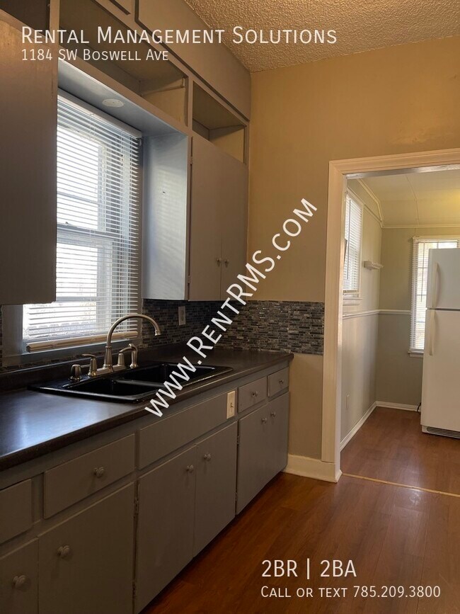 Building Photo - 1184 SW Boswell Ave