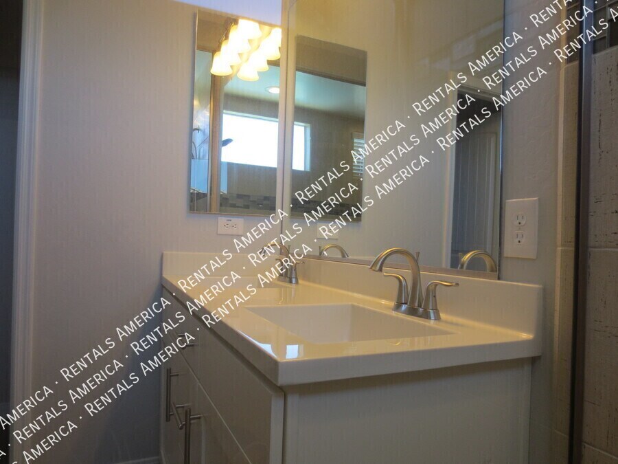 Building Photo - 3636 E Lodgepole Dr