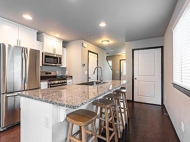 Building Photo - 713 Violet Ln