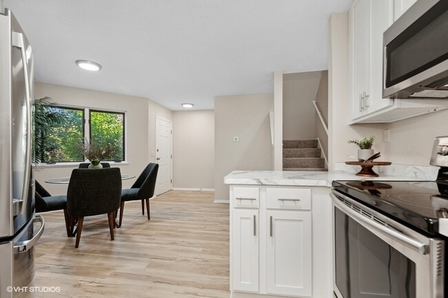 Building Photo - Charming Renovated Home with Modern Amenit...