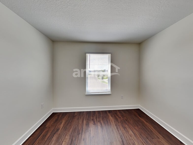 Building Photo - 1101 Walden Pond Dr