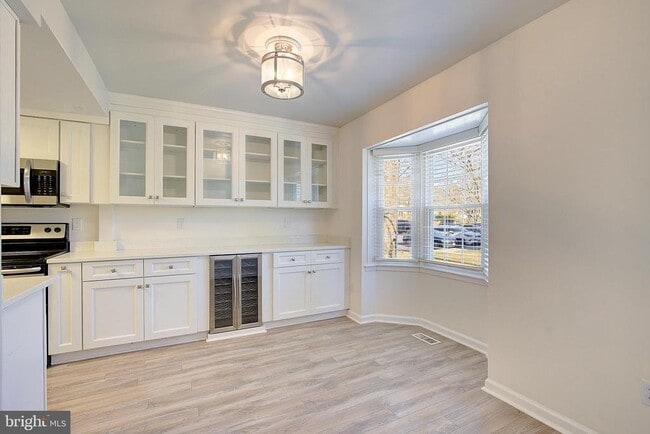 Building Photo - 1844 Sharwood Pl