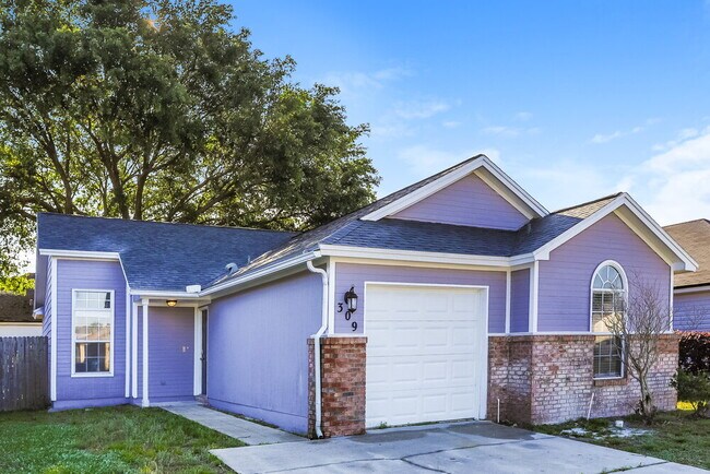 Building Photo - 309 Carriann Cove Trail W