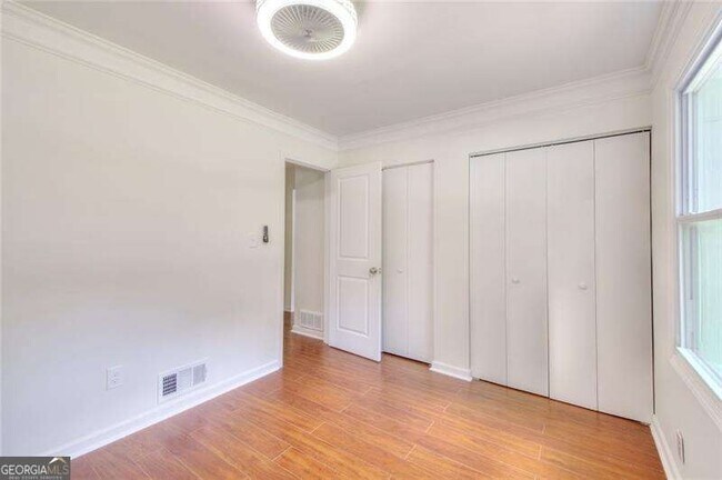 Building Photo - 3946 Green Oak Dr