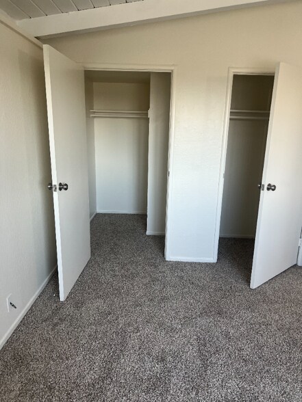 Building Photo - 240 Holly St