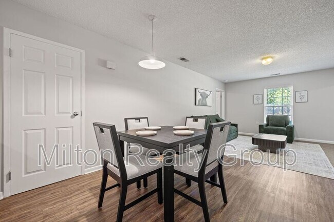 Building Photo - 74 Fantasy Ln