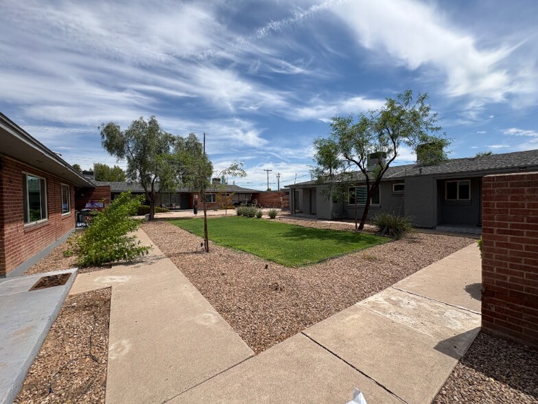 Building Photo - 301 W Turney Ave