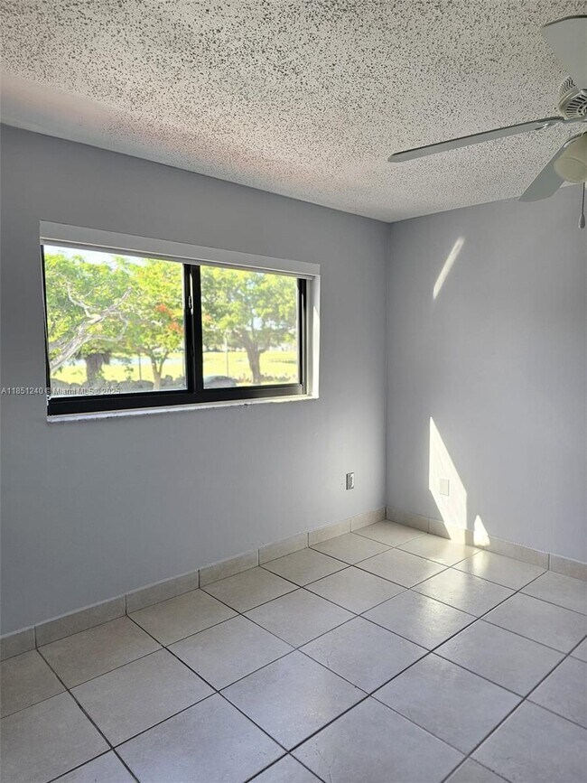Building Photo - 6201 SW 138th Ct
