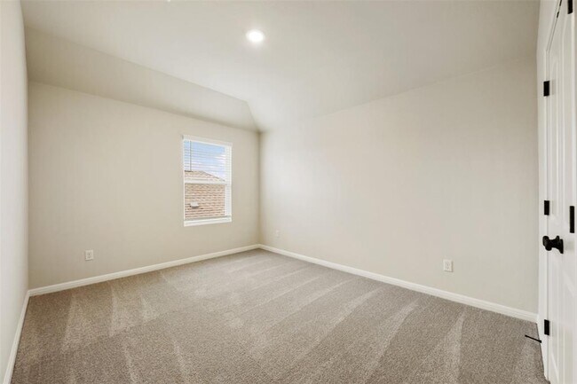 Building Photo - 283 Ranier Wy