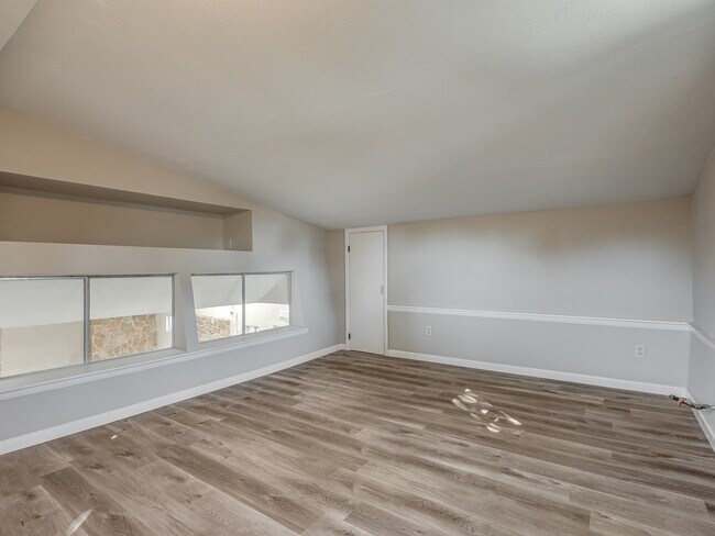 Building Photo - 6409 Miles Ln