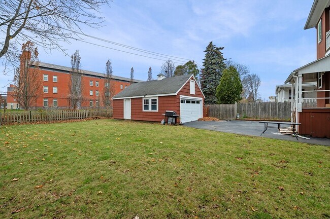 Building Photo - 38 Raymond Rd