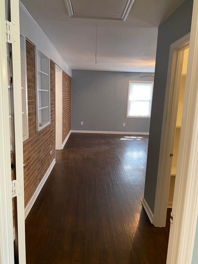 Building Photo - 4008 Knud Dr