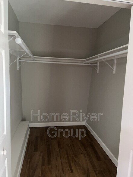 Building Photo - 2719 14th Ct