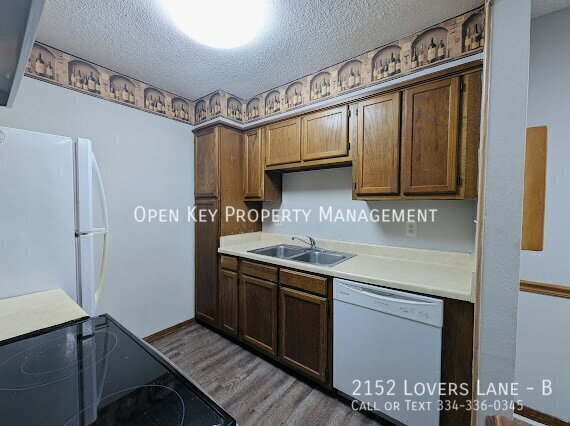 Building Photo - 2152 Lovers Ln