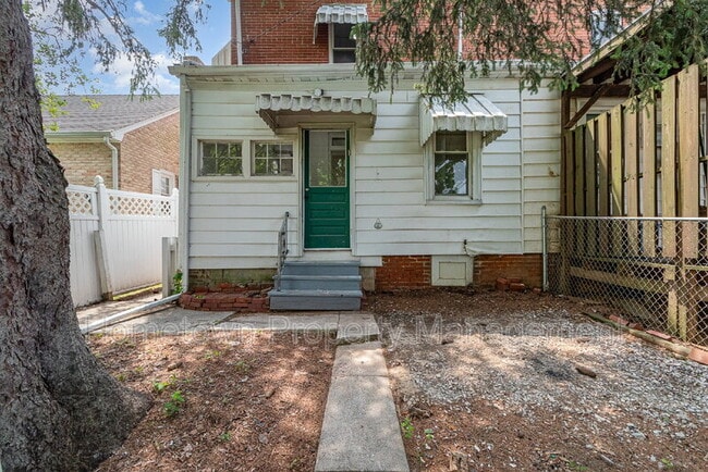 Building Photo - 303 Ridge Ave