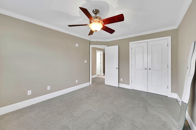 Building Photo - Brook Hollow