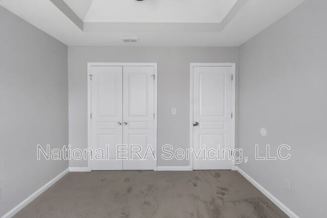 Building Photo - 50 Trinity Ln