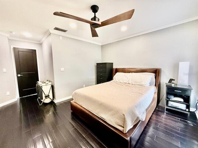 Building Photo - 6600 Gentle Ben Cir