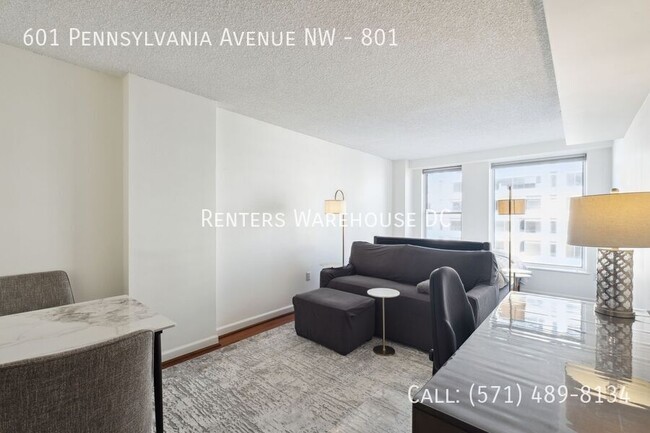 Building Photo - Stylish 8th-Floor Furnished Studio in Penn...