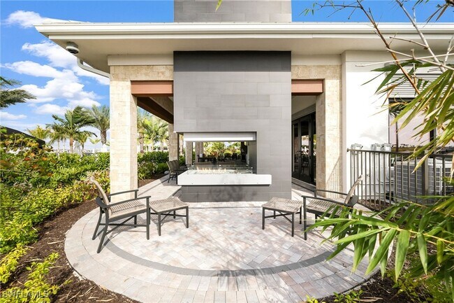 Building Photo - 12041 Canal Grande Dr