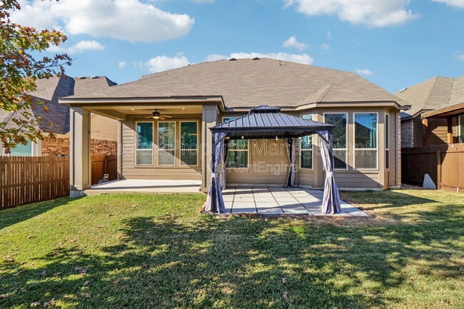 Building Photo - 10208 High Noon Dr