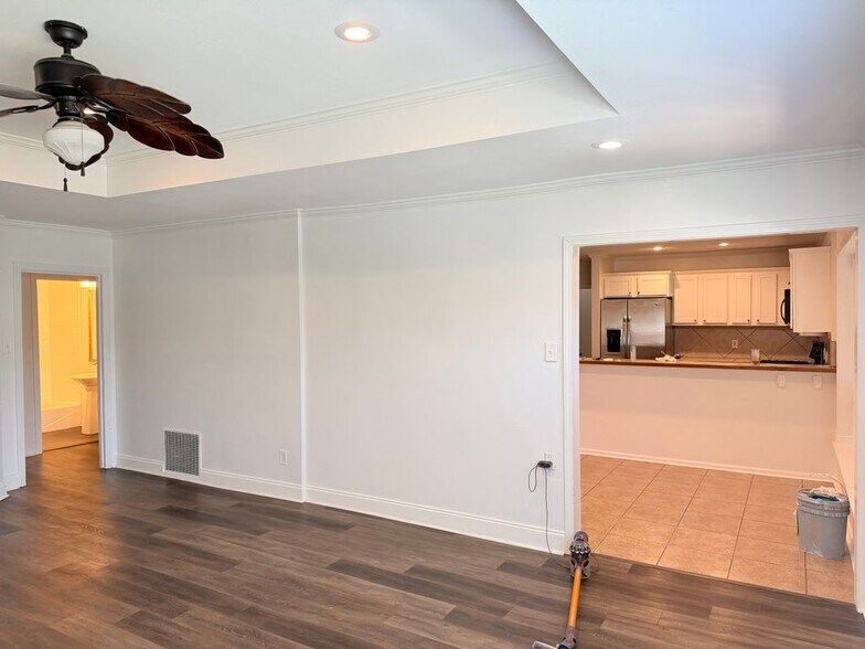 Building Photo - 8416 Leatrice Dr