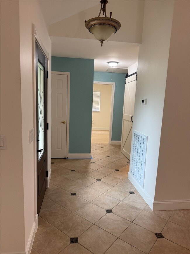 Building Photo - 3207 E Heatherock Cir