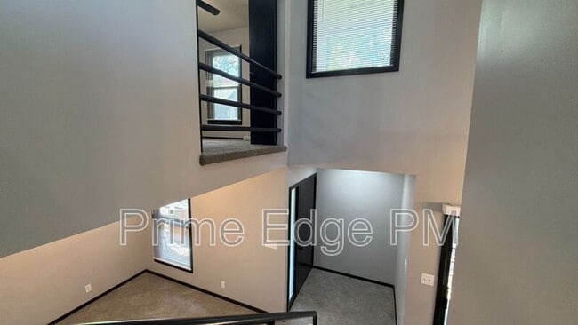 Building Photo - 1821 Ridgehaven Ct