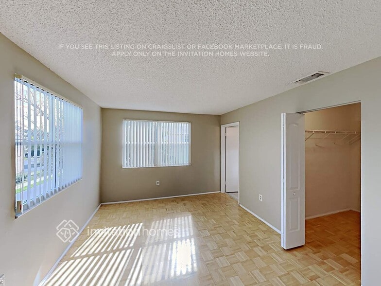 Building Photo - 4311 SW 72nd Terrace