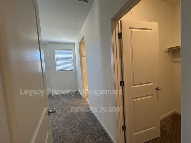 Building Photo - 3998 E Commerce Way