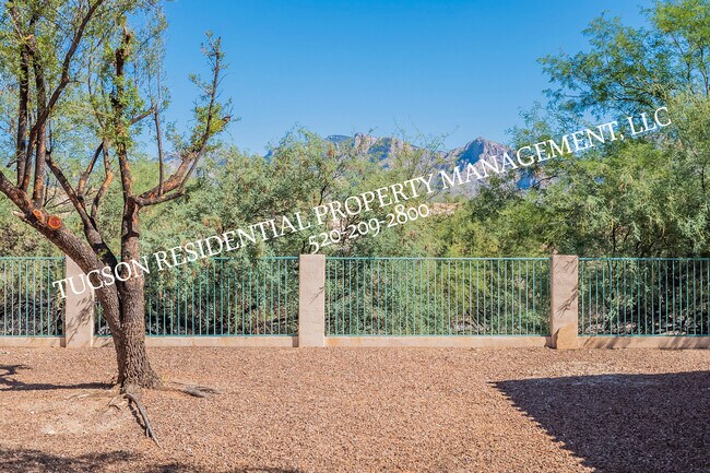 Building Photo - 11174 N Sand Pointe Dr