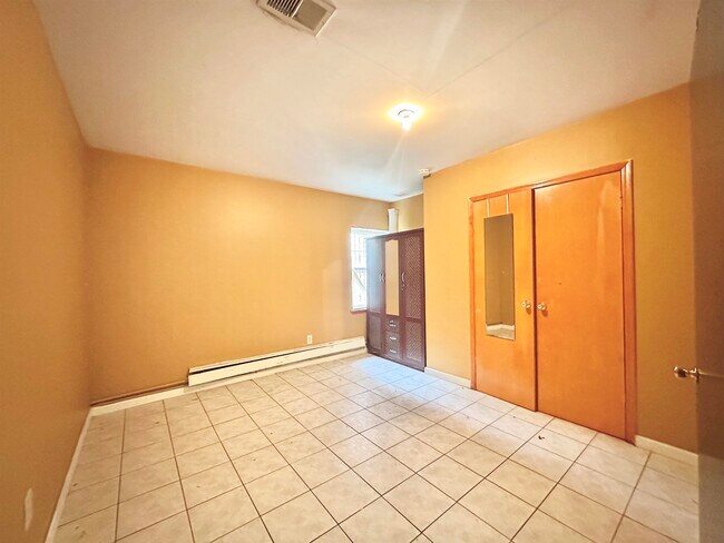 Building Photo - 47 Jewett Ave