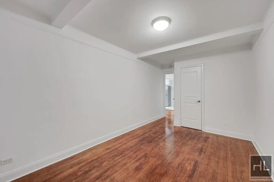 Building Photo - EAST 10 STREET