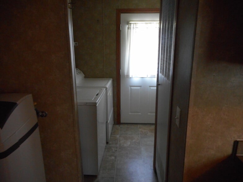 Laundry Room - 10543 Emberwood Dr