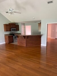 Building Photo - 1330 Lovers Lane Rd