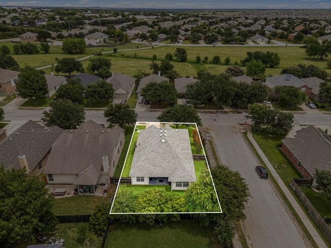 Building Photo - 3300 Winding Shore Ln
