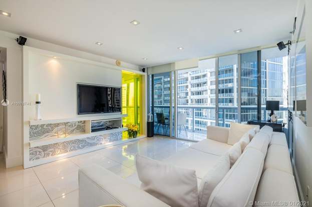 Building Photo - 475 Brickell Ave