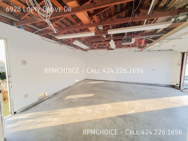 Building Photo - 6928 Lofty Grove Dr