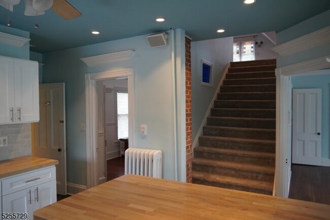 Building Photo - 96 High St