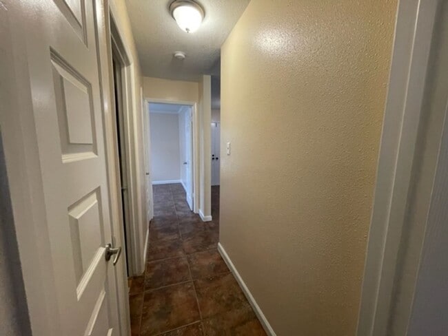 Building Photo - Nice One Story 3 bedroom 2 bath