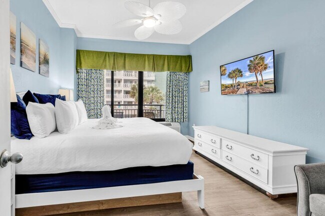 Building Photo - 2710 N Ocean Blvd