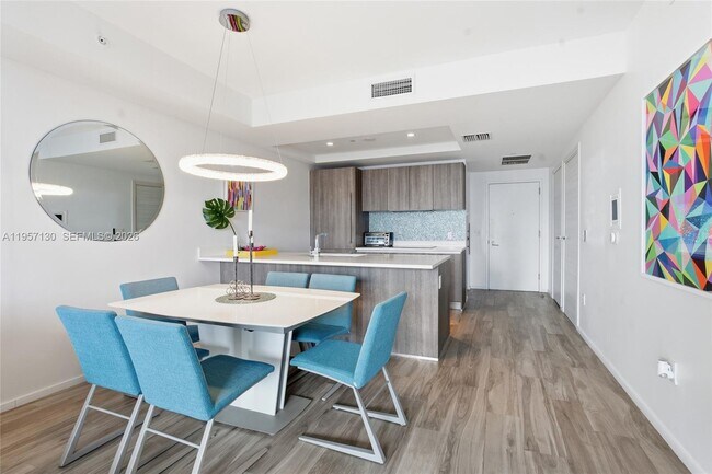 Building Photo - 801 S Miami Ave