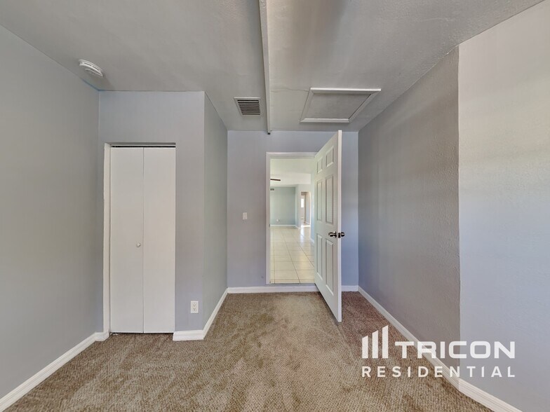 Building Photo - 2529 Brentwood Dr