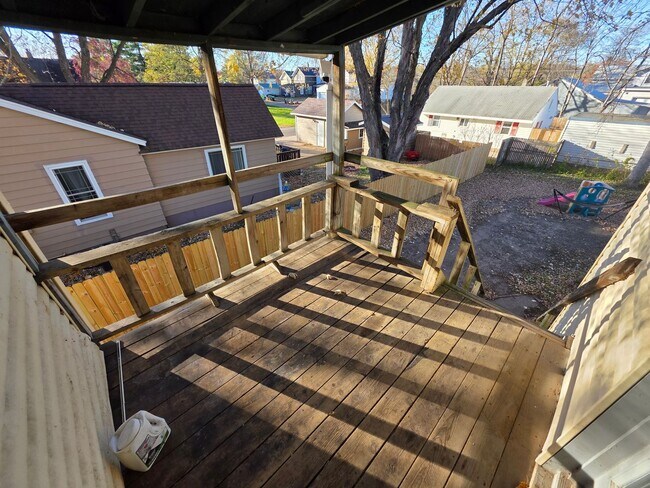 Building Photo - 108 W Vine St